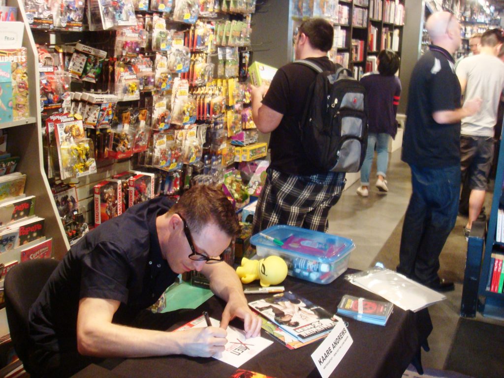 Kaare Andrews At Silver Snail Sketching and Signing